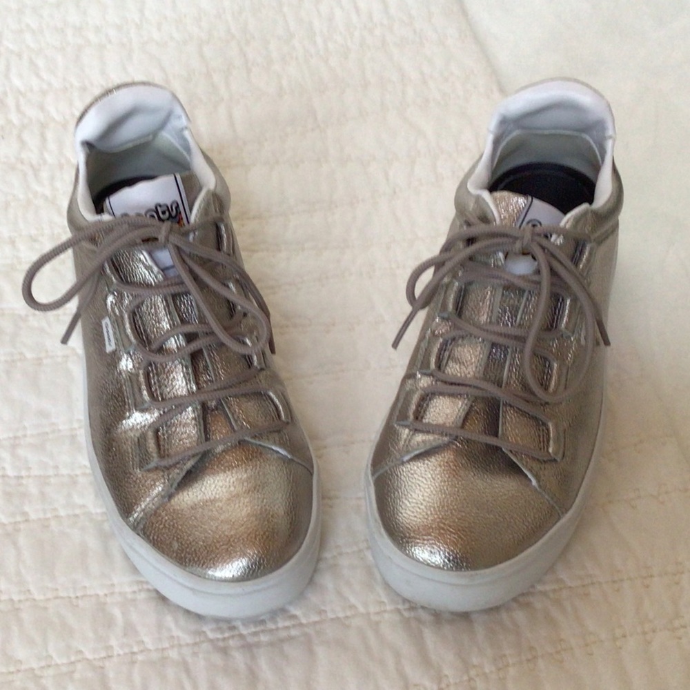 Goats Metallic Silver Platform Sneakers, 7